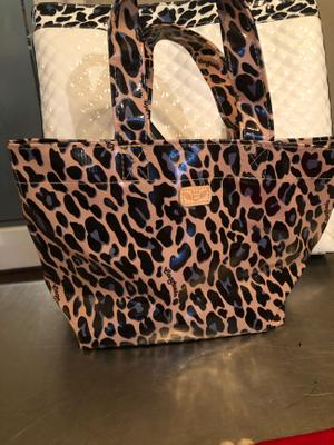 consuela handbolsas near me