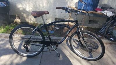 schwinn clairmont beach cruiser