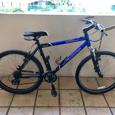 jamis cross country 2.0 mountain bike