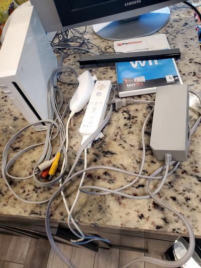 Nintendo Wii System W/Lego Lord of the rings game Complete game console
