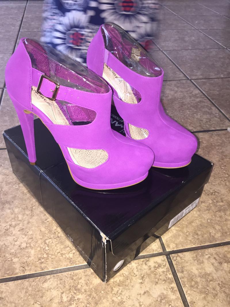 Zapatos Andrea color morado nuevos en su caja color morado size 9 for sale  in Irving, TX - 5miles: Buy and Sell