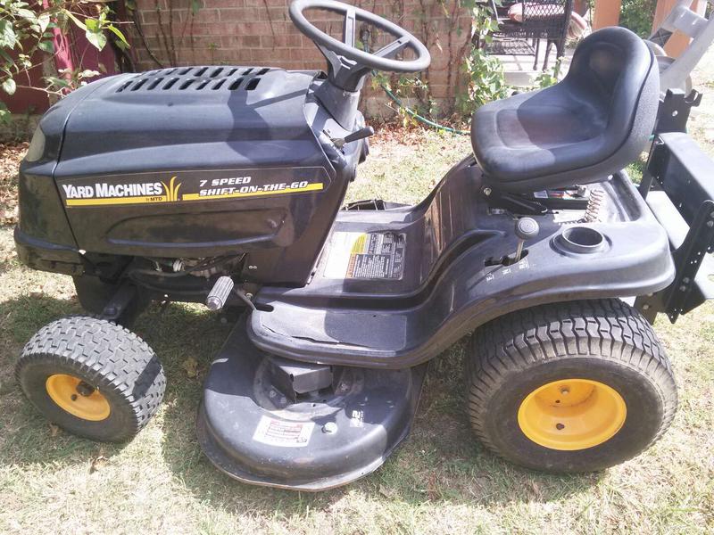 Yard machine 17.5 42 inch cut 502 cc7 speed shift on the go twin blades