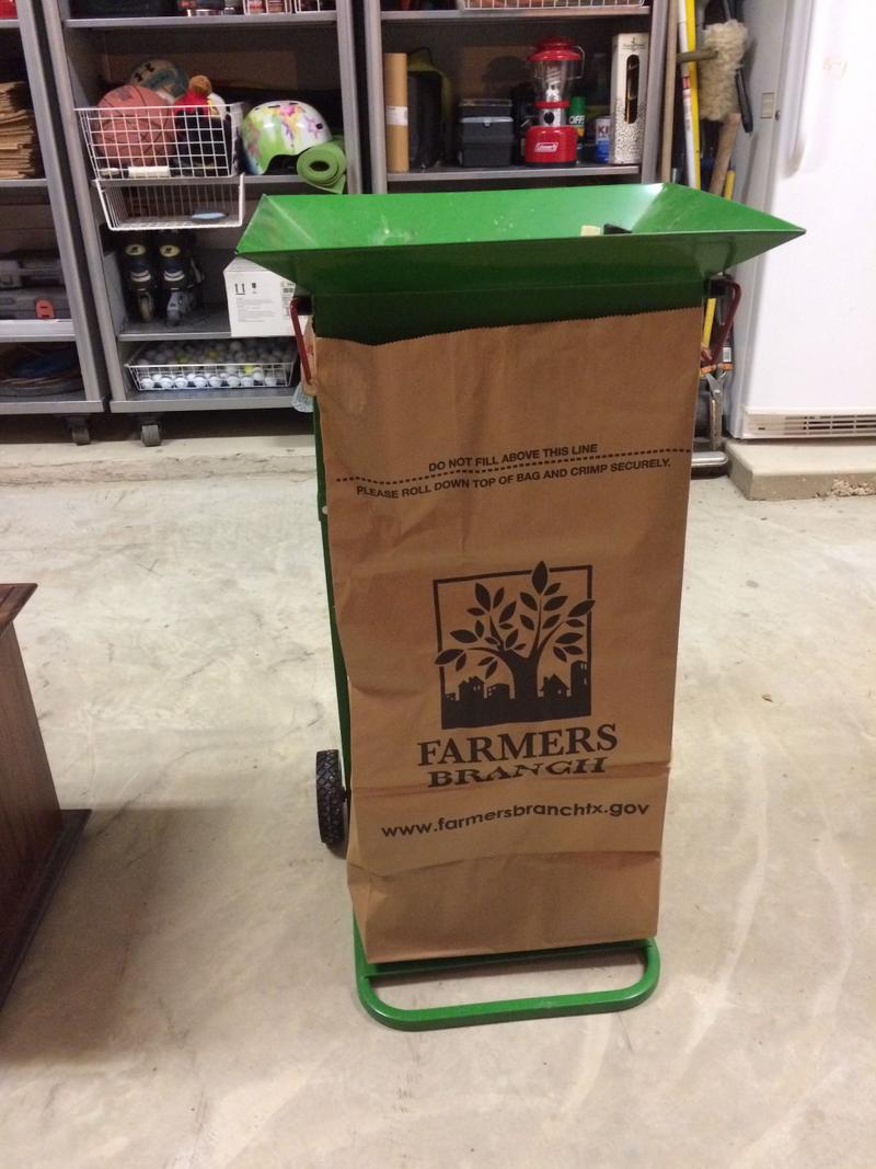 Whipper Clipper bag holder for sale in Dallas, TX 5miles Buy and Sell