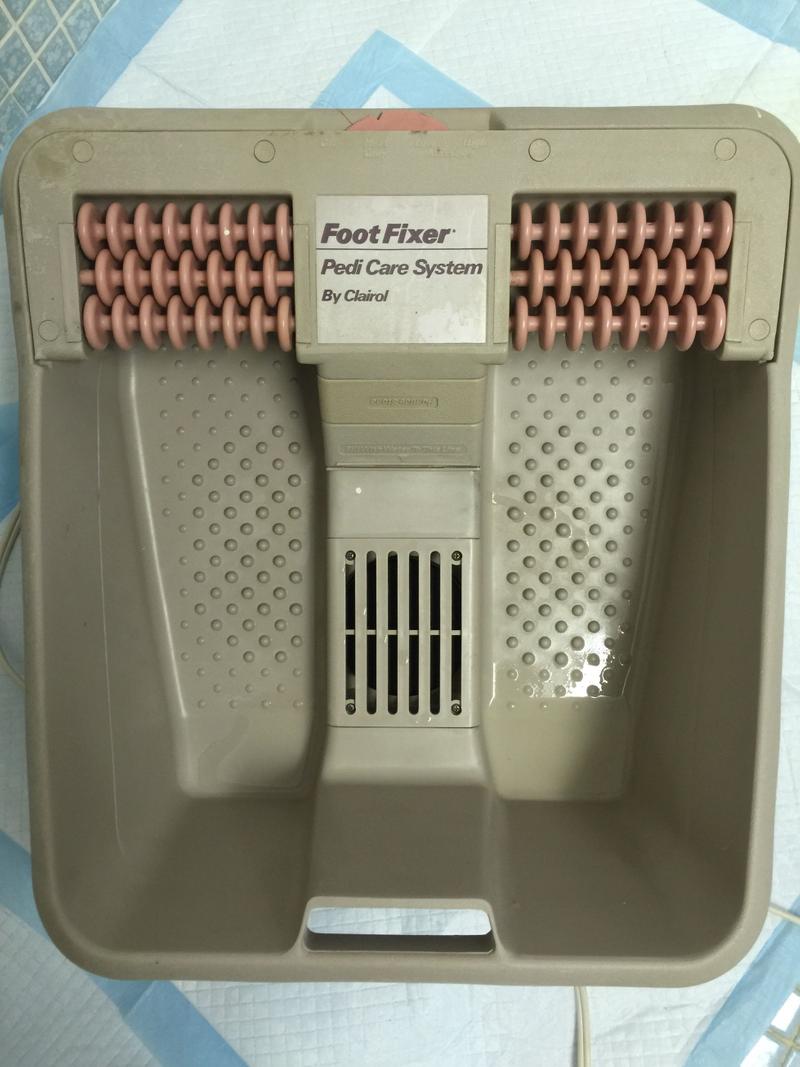 Pedi care system foot fixer by clairol Vibrating with heat settings and