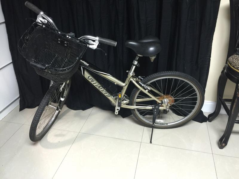 Specialized Expedition Deluxe Bike for sale in Miami, FL 5miles Buy