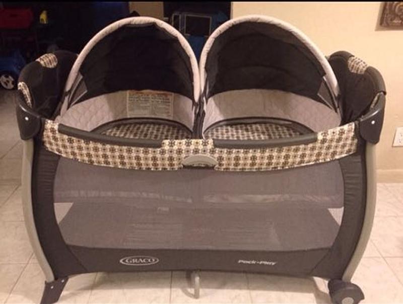 graco twin bassinet