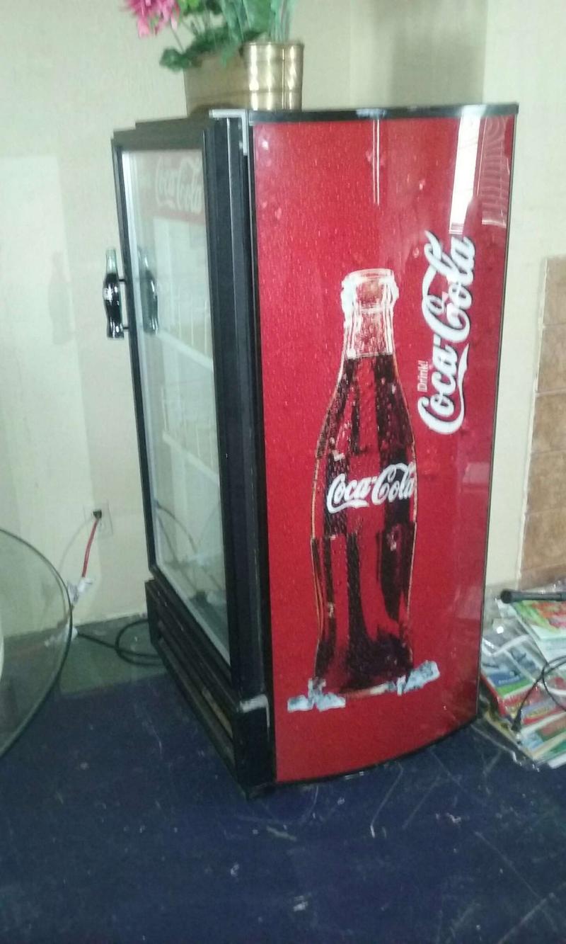 True GDM10 Coca cola merchandise frig cooler for sale in Allen, TX