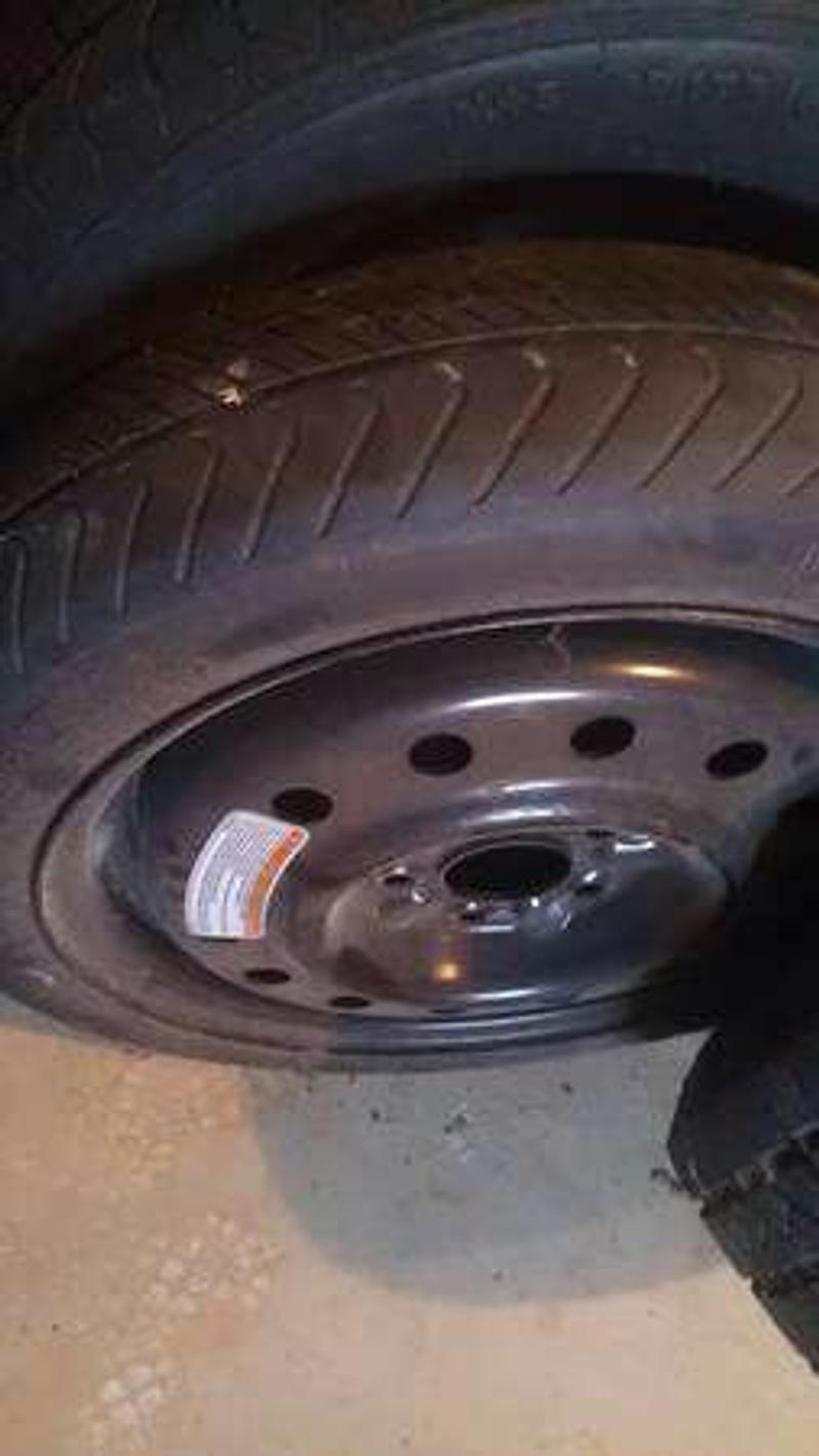 135/70/16 new uniroyal donut tire for sale in Shirley, NY 5miles Buy