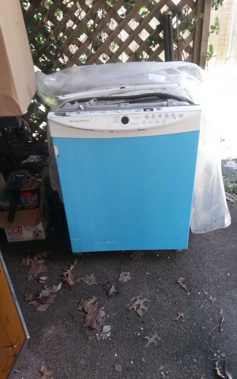frigidaire dishwasher blue
