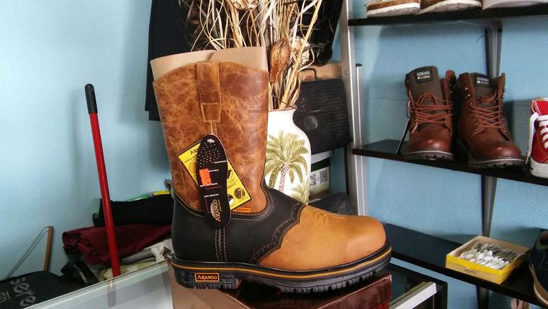 Bota para trabajo arango for sale in Houston, TX - 5miles: Buy and Sell