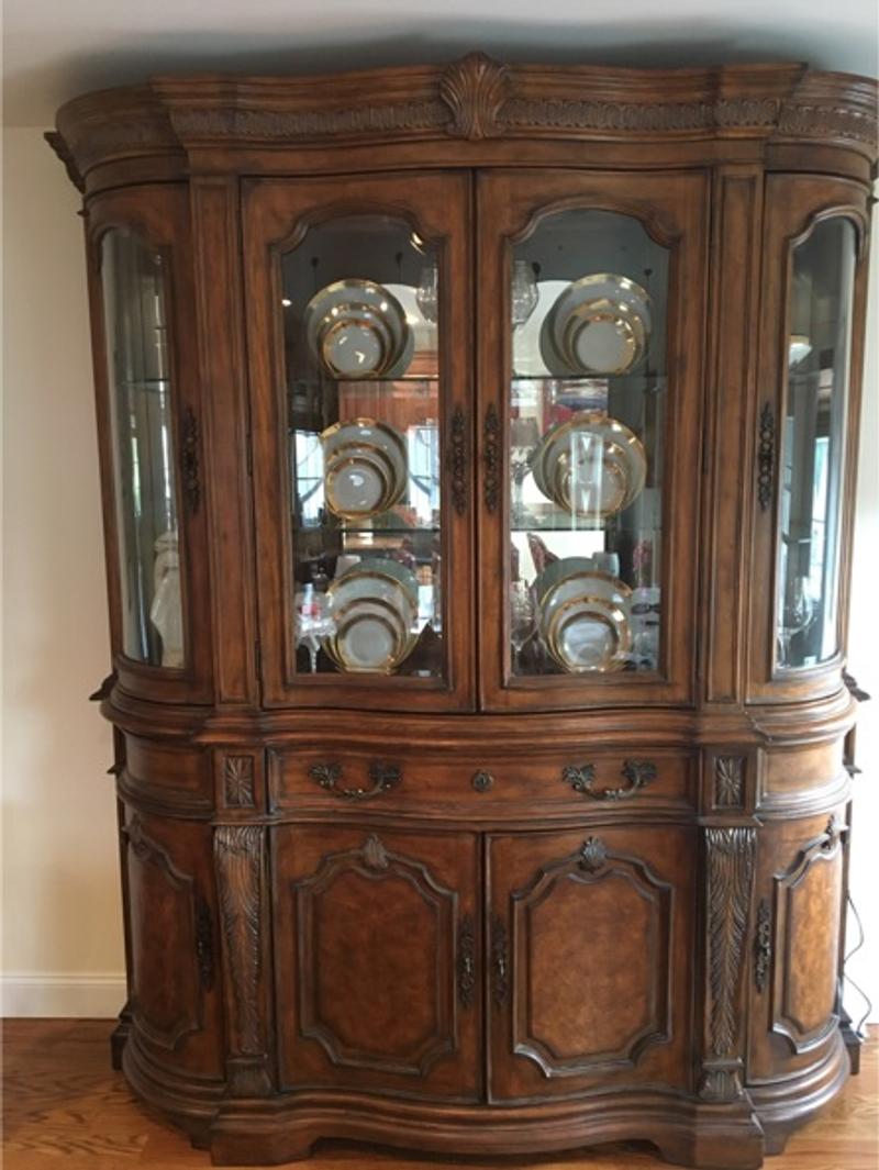 Thomasville Trafalgar Square Dining Room Set for sale in West Harrison
