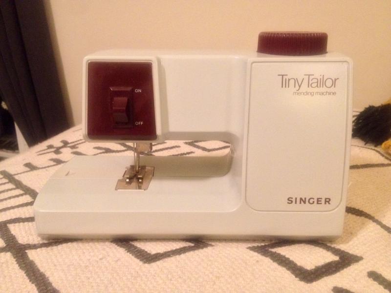 Vintage Portable Sewing Machine Singer Tiny Tailor Mending Machine