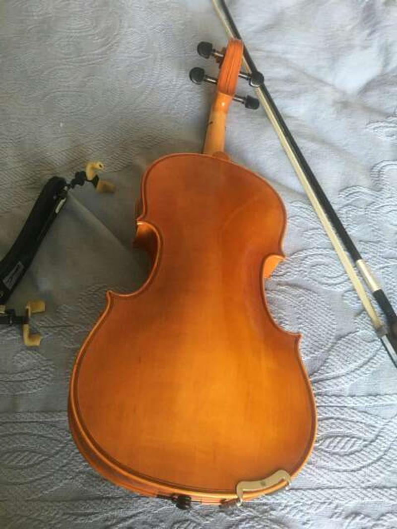 Viola 14inches w case for sale in Fort Worth, TX 5miles Buy and Sell