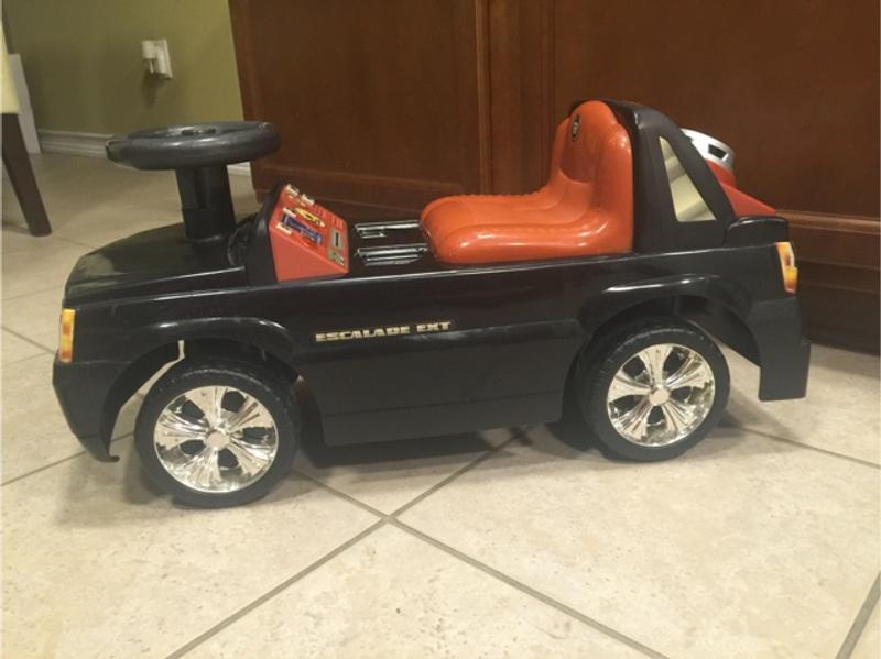 Cadillac Escalade Ext Ride On Car Toy for sale in Fort