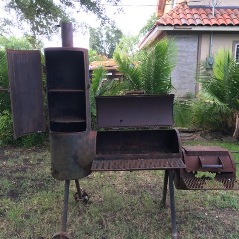 Oklahoma Joe Smoker for sale in Pasadena, TX 5miles Buy and Sell
