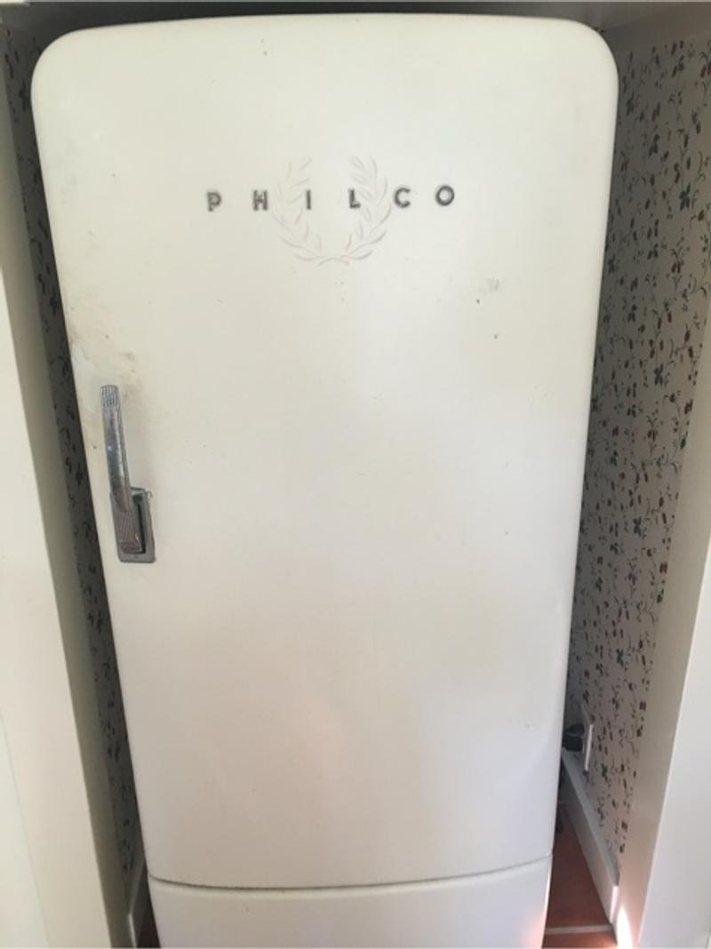 Vintage Philco Refrigerator Trakluli
