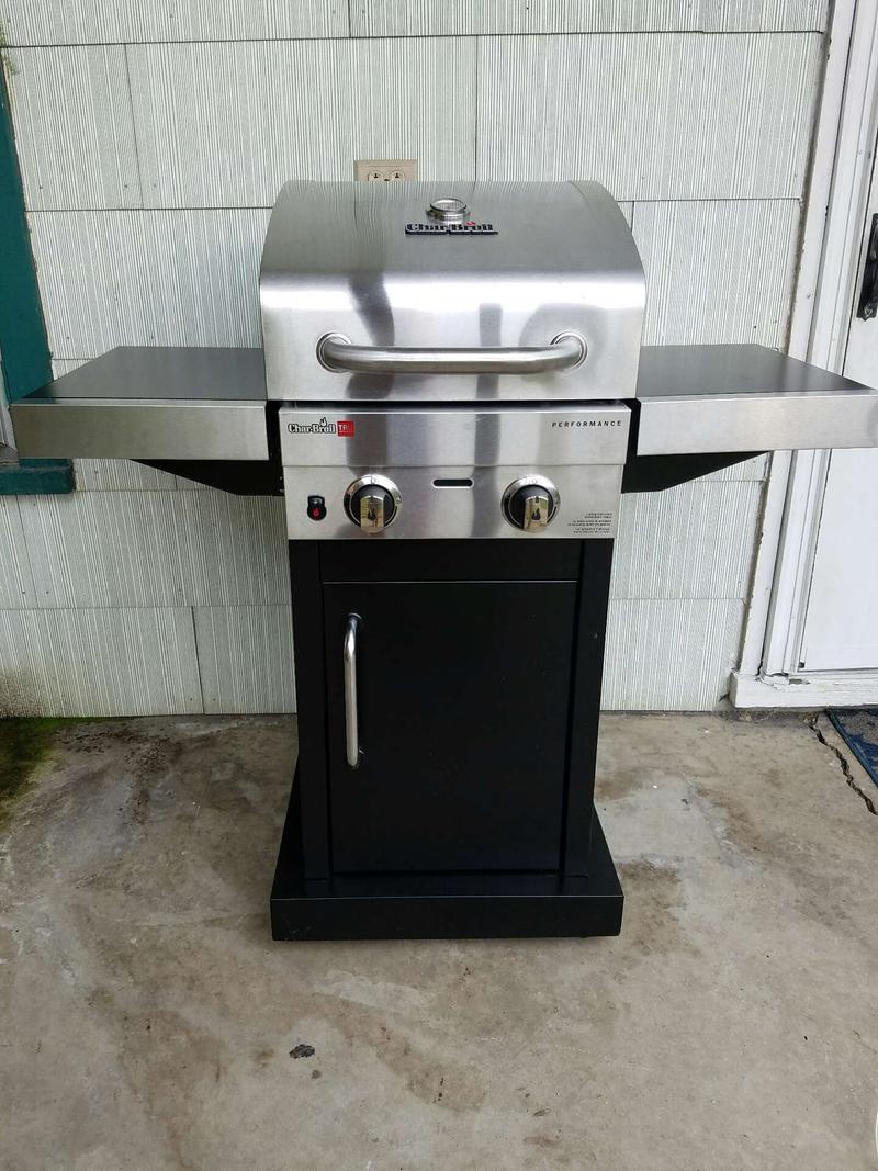 CharBroil Gas Grill for sale in Chambersburg, PA 5miles Buy and Sell