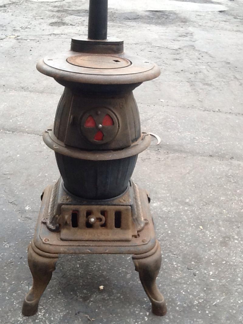 Vintage Leader Globe UMCO 28 Cast Iron Pot Belly Stove Lamp for sale in