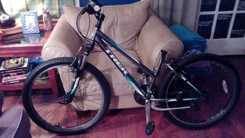Trek 820 mountain bike blue black and 