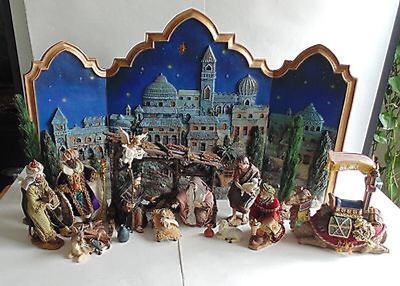 Kirkland Signature 20 Piece Nativity Set 3 Panel BD Hand Painted Fabric