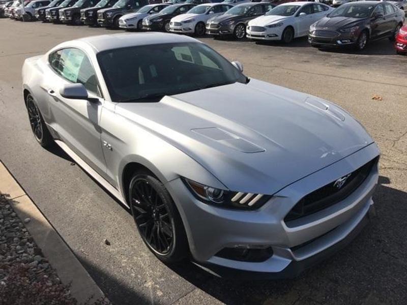 16 Mustang 5 0 Gt 10 Miles For Sale In Joliet Il 5miles Buy And Sell
