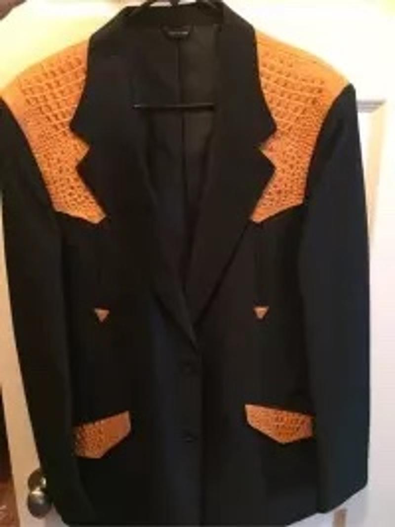Traje vaquero de cocodrilo for sale in Edcouch, TX - 5miles: Buy and Sell