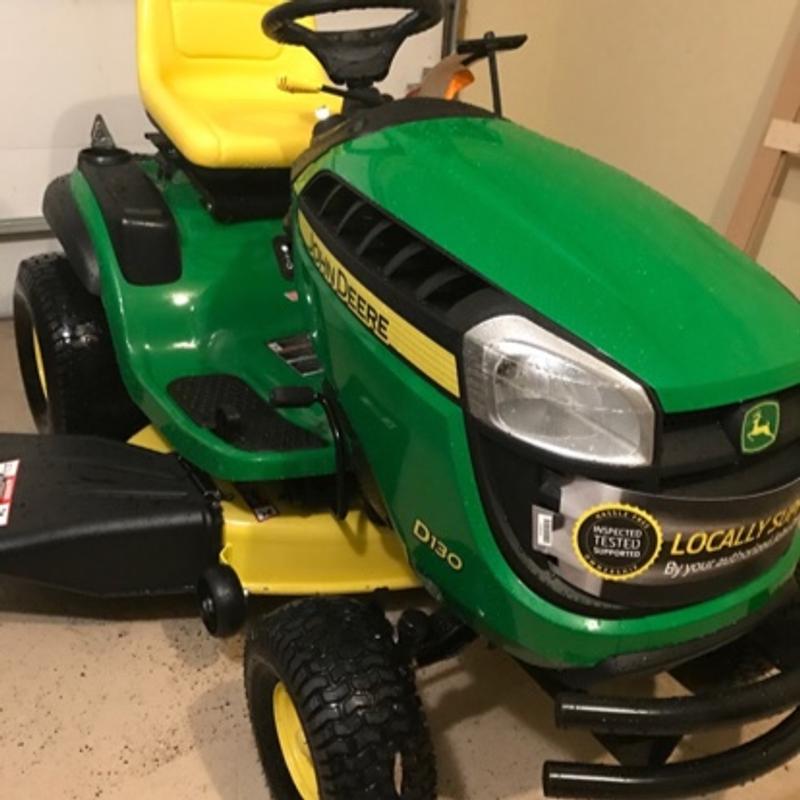 John Deere D140 22HP VTwin Hydrostatic 48in Riding Lawn Mower with