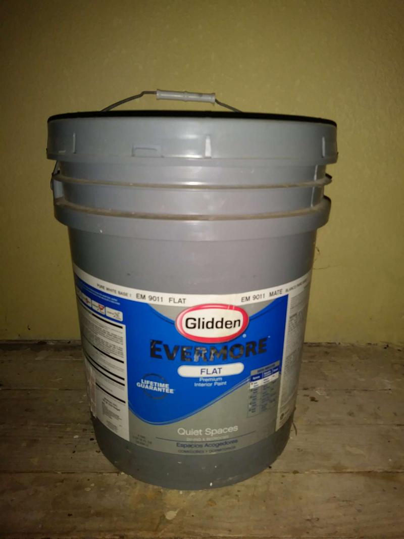 Glidden evermore flat premium white interior paint 5 gallon asking 65