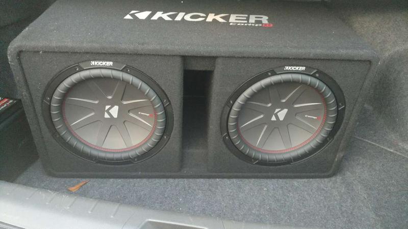 KICKER COMP SPEAKERS. 2 12S PLUS BOX 