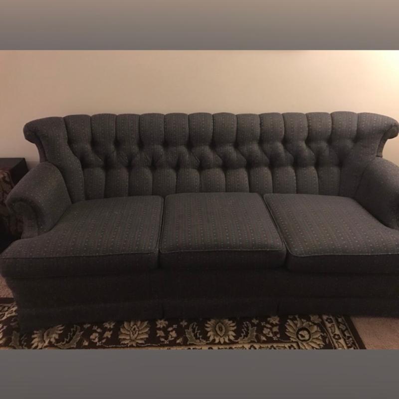 Coush for sale in Columbia, MO 5miles Buy and Sell