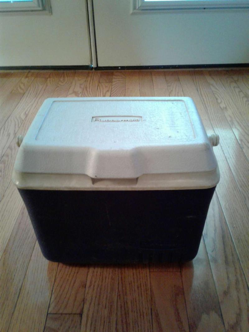 A small ice chest for sale in San Antonio, TX 5miles Buy and Sell