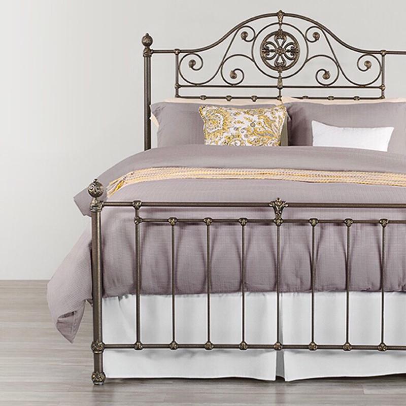 Bobopedic 6 month old Queen size bed with split box spring still in