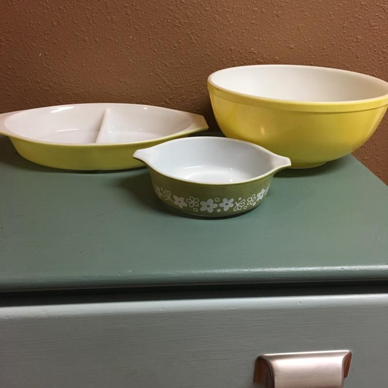3 pieces of vintage Pyrex dishes. All for 25 or 10.00 each for sale in