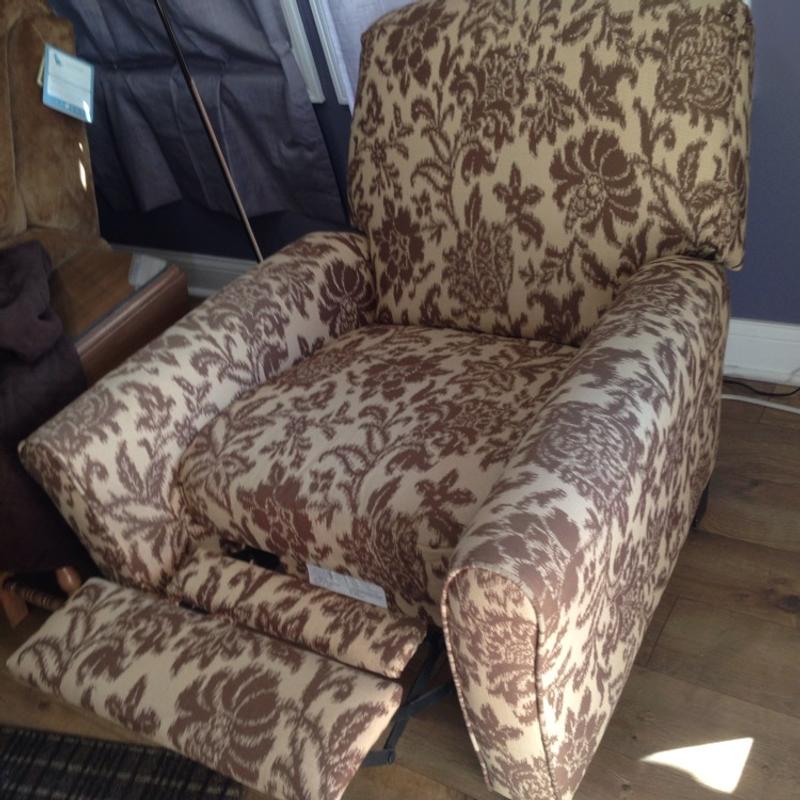 New small recliner Lane Furniture for sale in Chicago, IL 5miles Buy