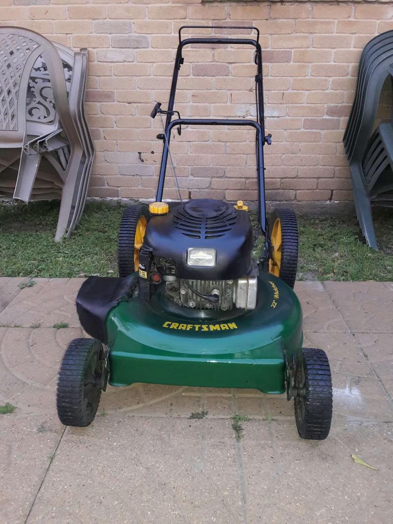 Craftsman push lawn mower 22" for sale in Houston, TX - 5miles: Buy and