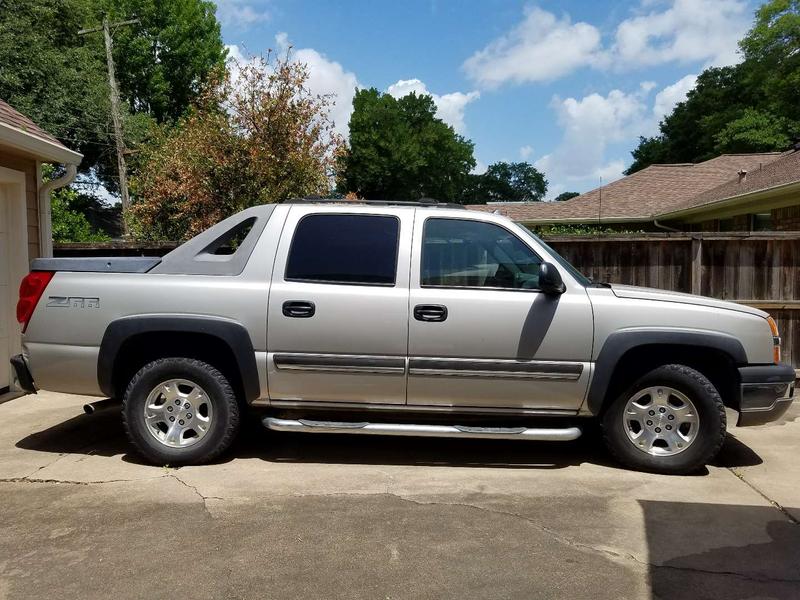 2004 Chevrolet Avalanche for sale in Houston, TX 5miles Buy and Sell