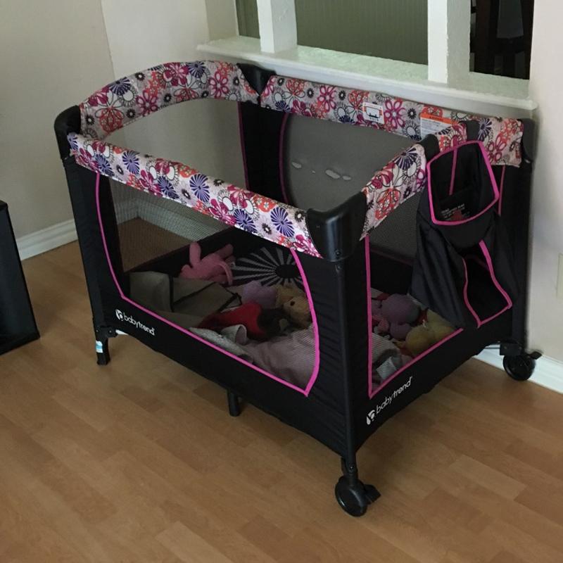 Girls pack n play with net for sale in Rowlett, TX 5miles