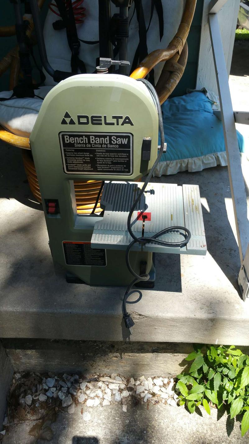 Delta Bench Top Band Saw for sale in Dallas, TX 5miles Buy and Sell