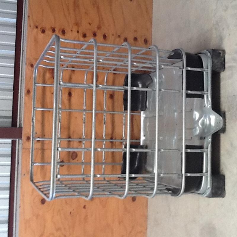 275 gal Ibc cage only for sale in Elm Mott, TX 5miles Buy and Sell