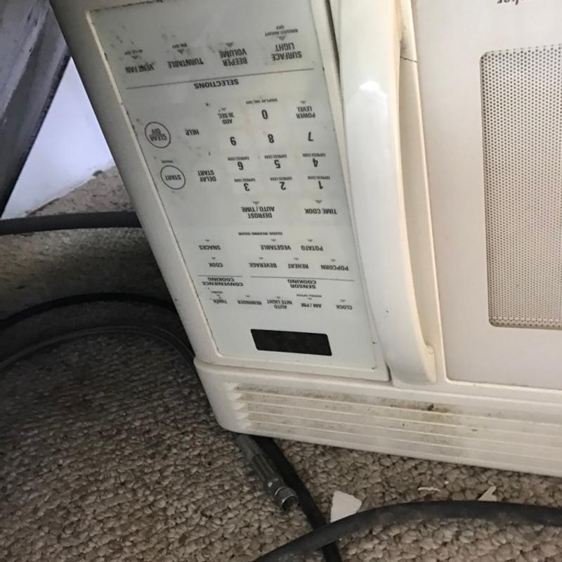 Microwave door handle is broken for sale in Huffman, TX 5miles Buy