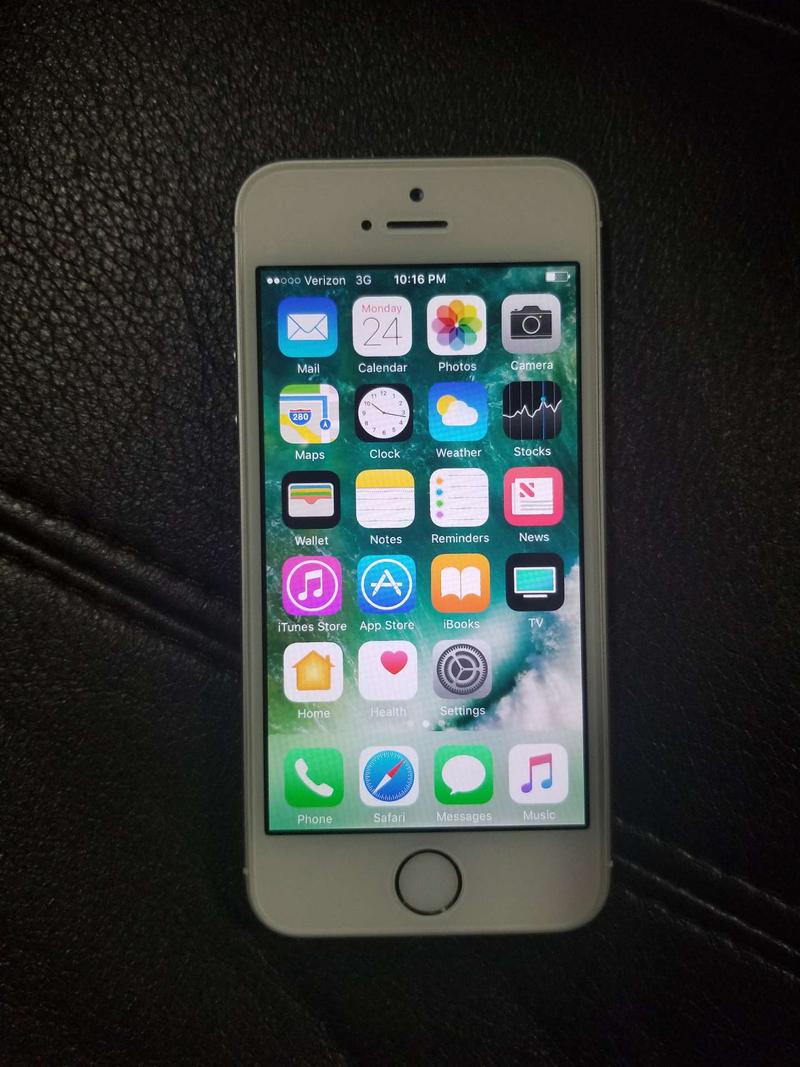 Apple iphone 5s 16gb unlocked for sale in Avondale Estates, GA 5miles