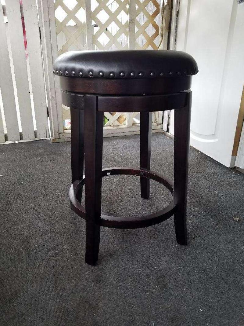 Dark brown small stool for sale in Pomona, CA 5miles Buy and Sell
