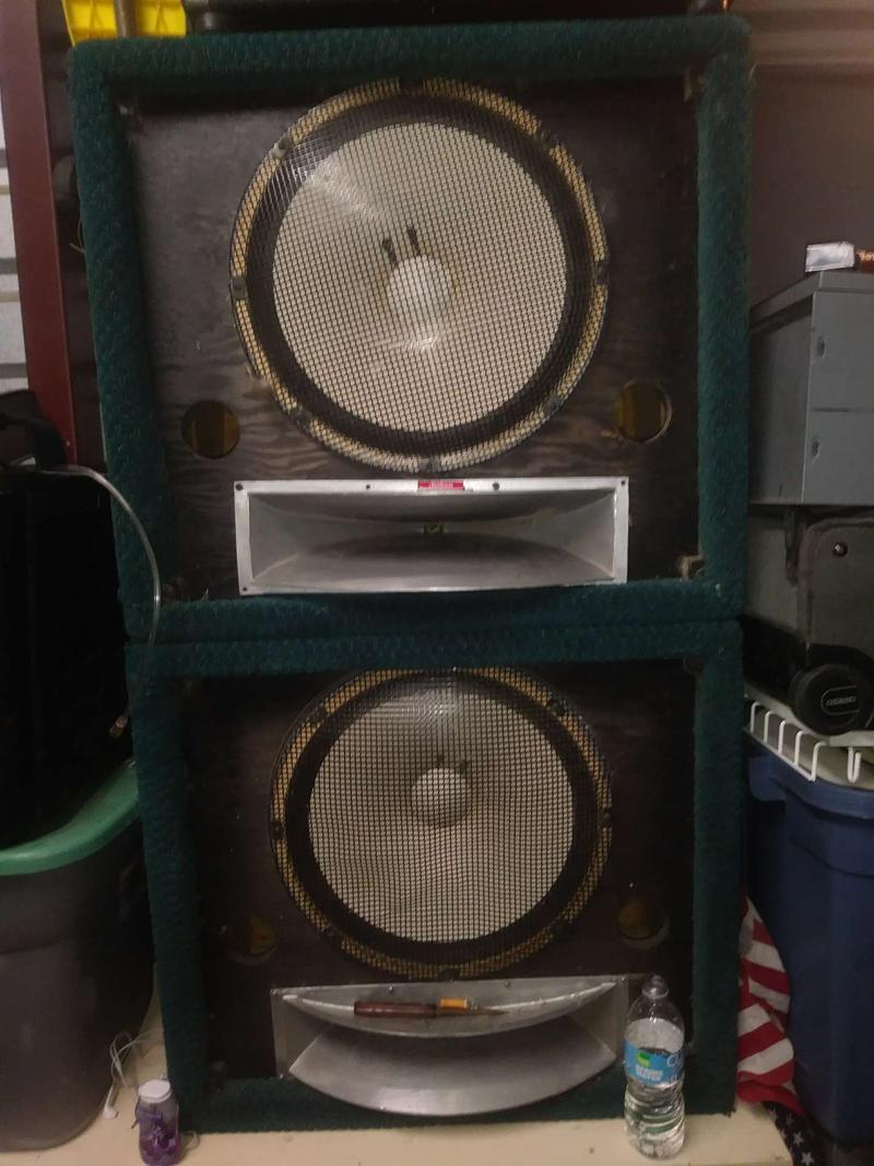 speaker box small