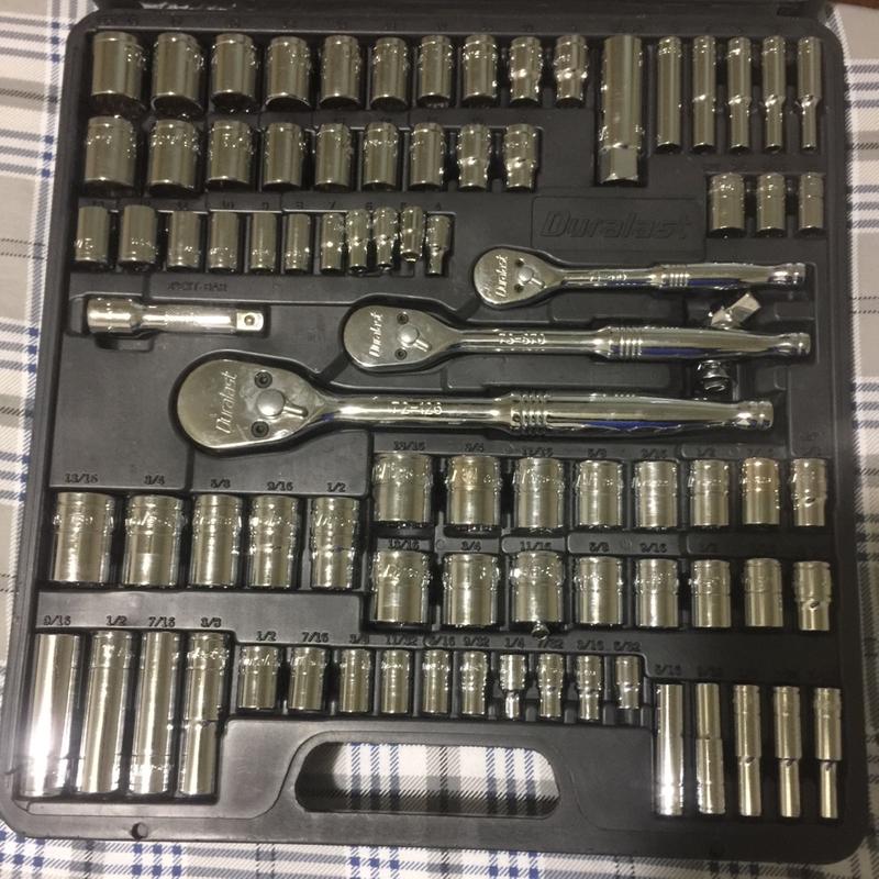 Duralast 82piece Metric & Standard Ratchet/socket Mechanics Set for