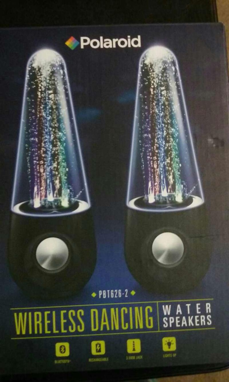 polaroid dancing water speakers
