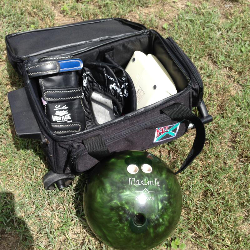 Bowling kit kr ball carrier rolling roller bag ebonite green maxim iv