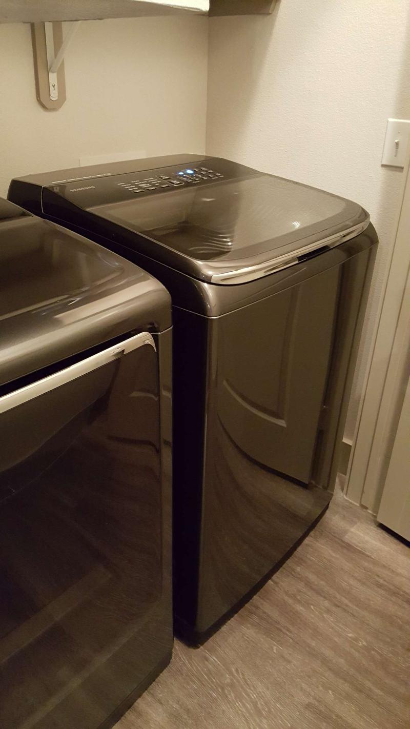 LIKE NEW SAMSUNG WASHER AND DRYER PLATINUM COLOR. 1000 FIRM!!! for