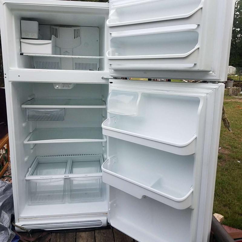 White Kenmore IceMaker Refrigerator for sale in Austin, TX 5miles