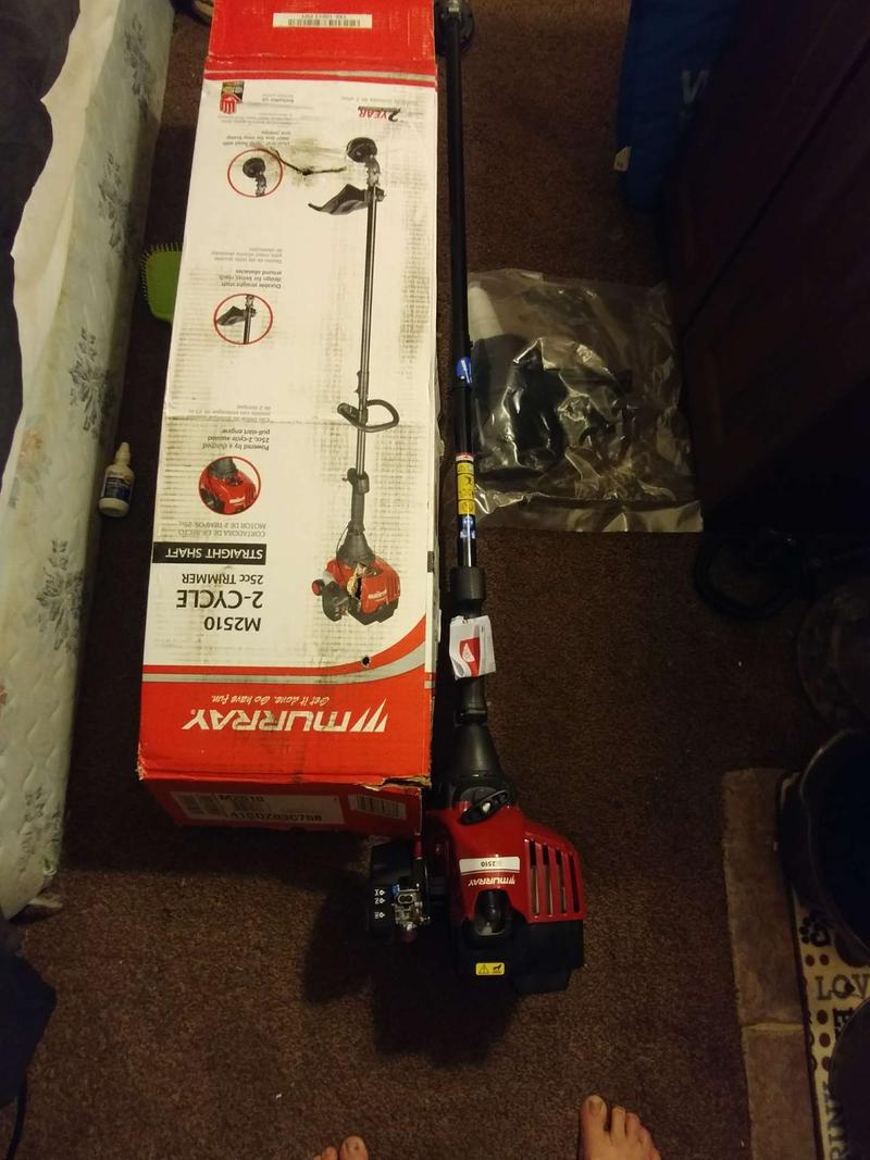 BRAND NEW Murray Weed eater, model 2510 never assembled, in box. for