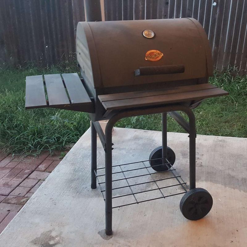 Charcoal grill for sale in Hutto, TX 5miles Buy and Sell